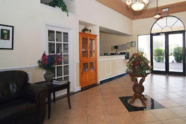 Quality Inn & Suites Mt Dora North - thumb 1