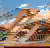 Comfort Inn  Suites Airport - Accommodation Los Angeles