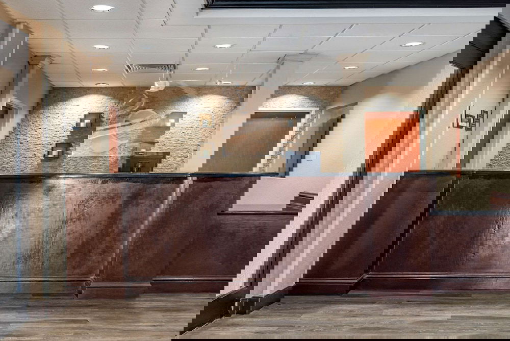 Comfort Inn And Suites - thumb 3