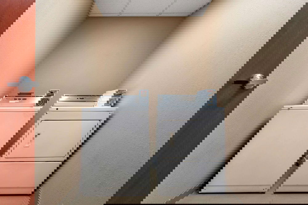 Comfort Inn And Suites - thumb 6