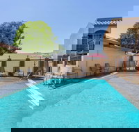 Days Inn by Wyndham Bishop - Accommodation Los Angeles