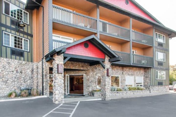 Comfort Inn & Suites Lincoln City - thumb 0