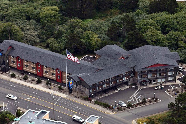 Comfort Inn & Suites Lincoln City - thumb 2