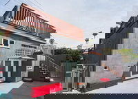 Beverly Hills Modern Guesthouse