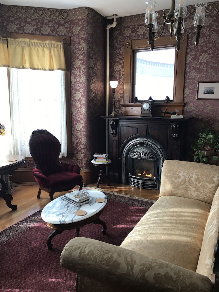 Maplecroft Bed & Breakfast - thumb 4