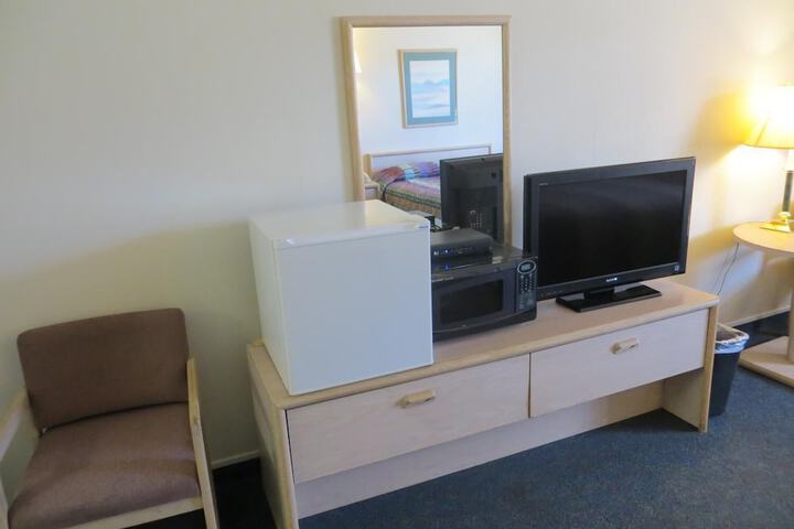 Four Corners Inn - thumb 5