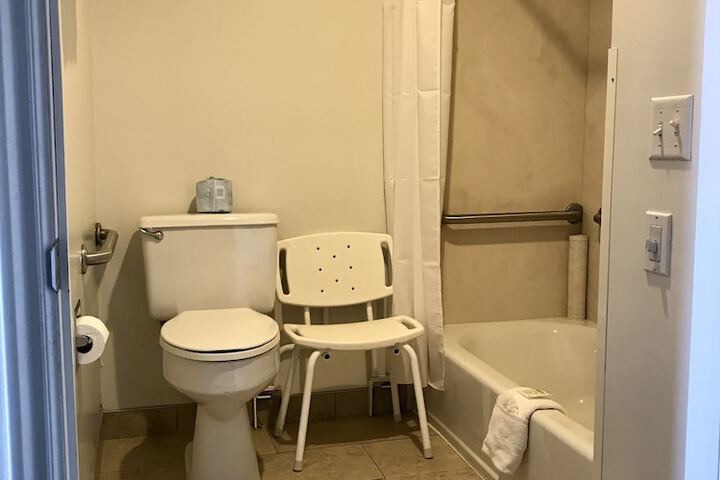 Four Corners Inn - thumb 7