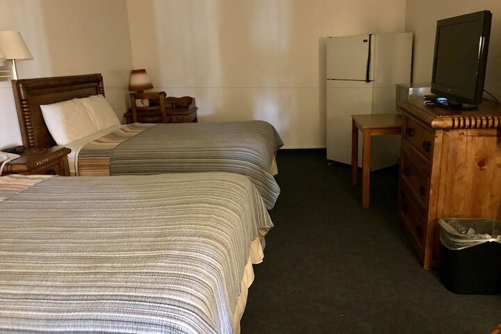 Four Corners Inn - thumb 4