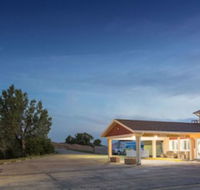 Travelodge by Wyndham Denison - Accommodation Los Angeles