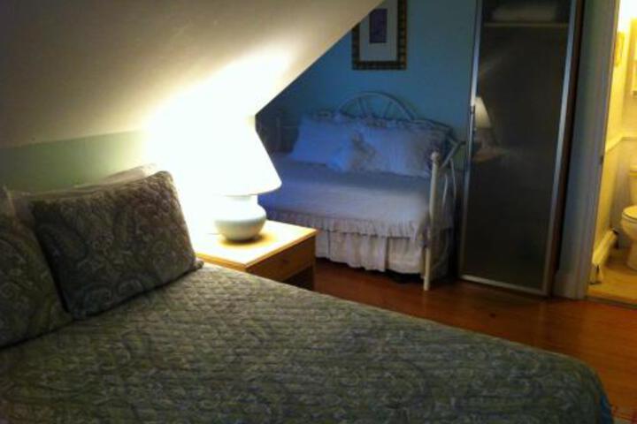 The Inn Spot On The Bay - thumb 5