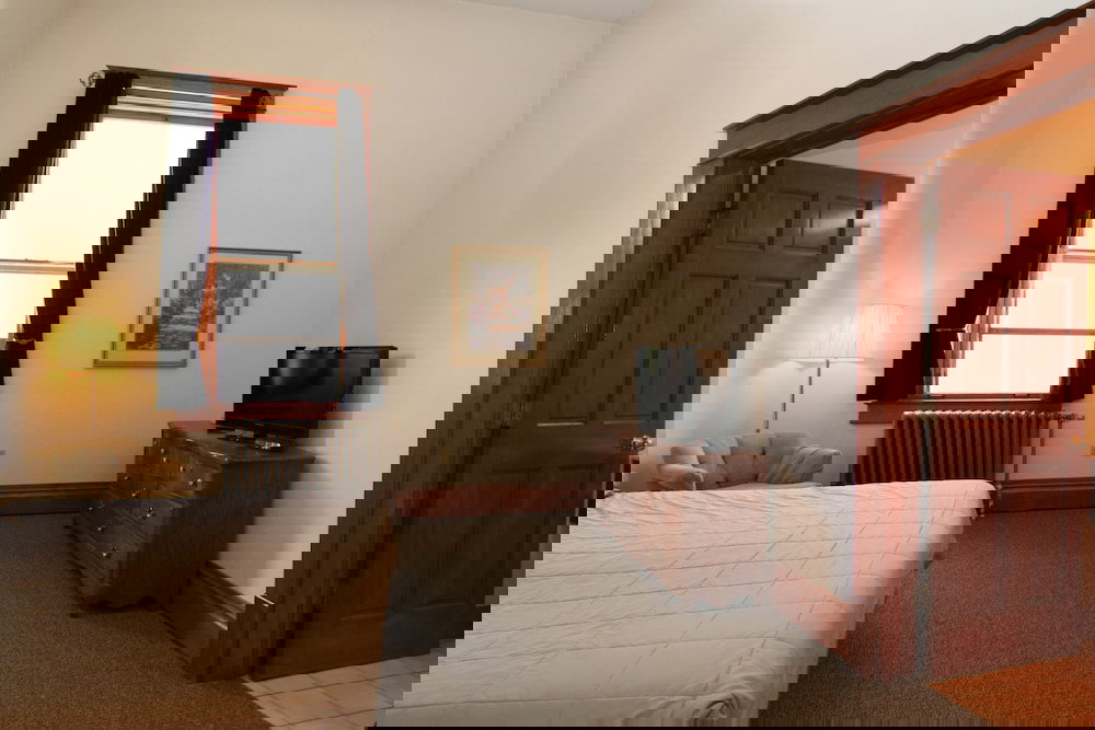 Town Hall Inn - thumb 1