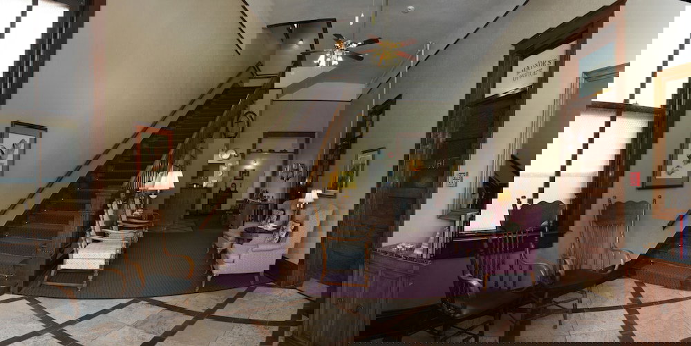 Town Hall Inn - thumb 0