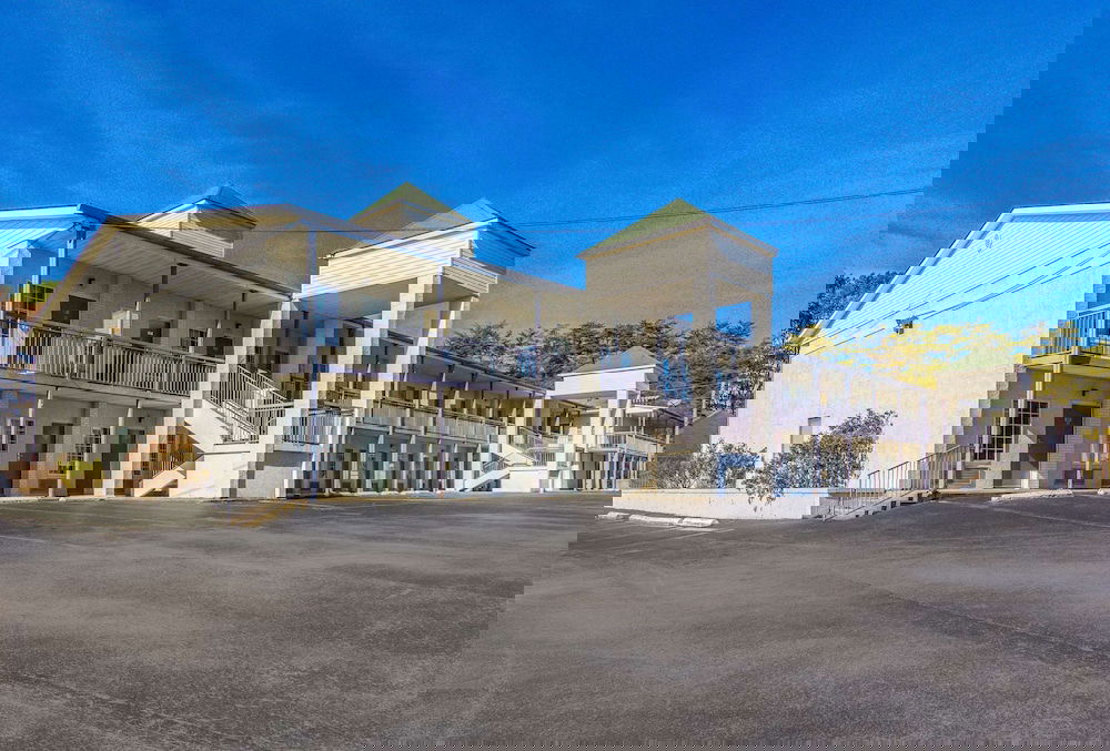 Econo Lodge - thumb 1