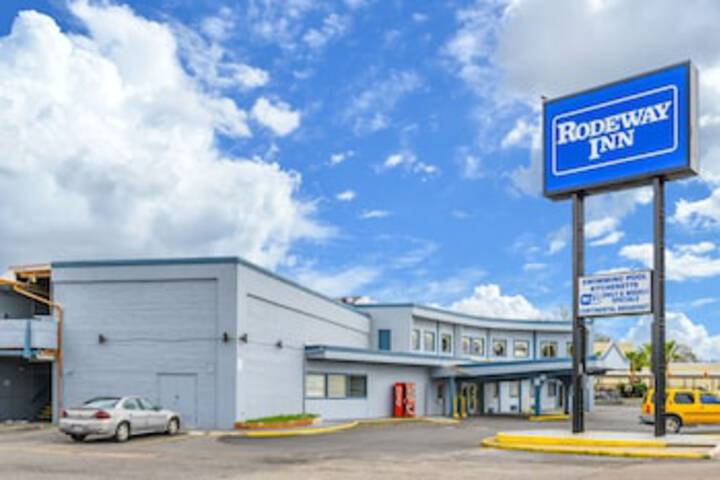 Rodeway Inn - thumb 0