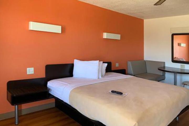 Motel 6 Cameron - thumb 4