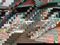 The Collins Inn and Seaside Cottages - Adults Only