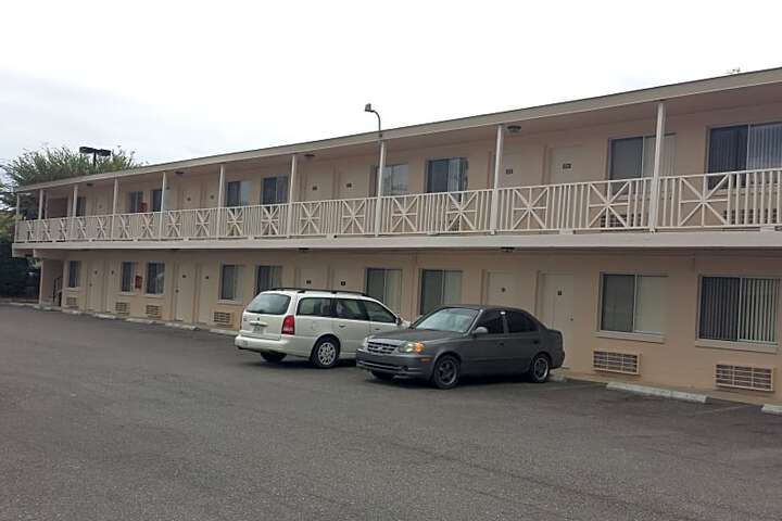 Airport Motor Inn Lounge / Package Store - thumb 0