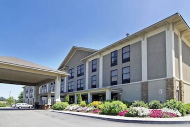 Quality Inn & Suites University - thumb 0