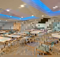 Holiday Inn Express  Suites New Cumberland an IHG Hotel - Accommodation Los Angeles