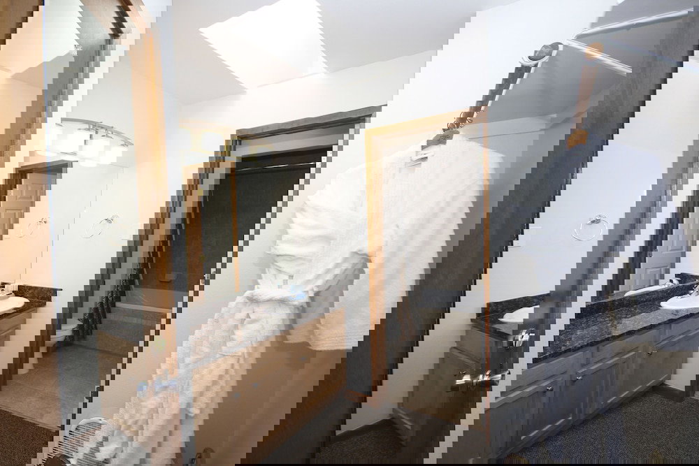 Streamside On Fall River - thumb 5