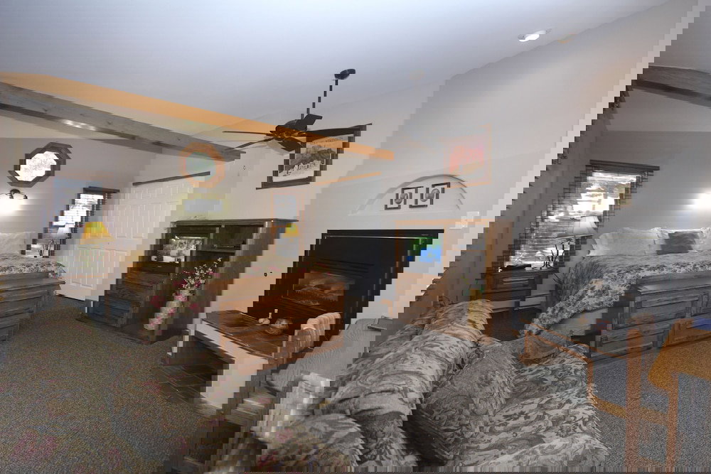 Streamside On Fall River - thumb 4