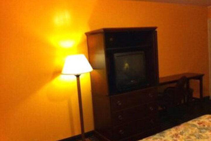 Ashford Motel - thumb 7