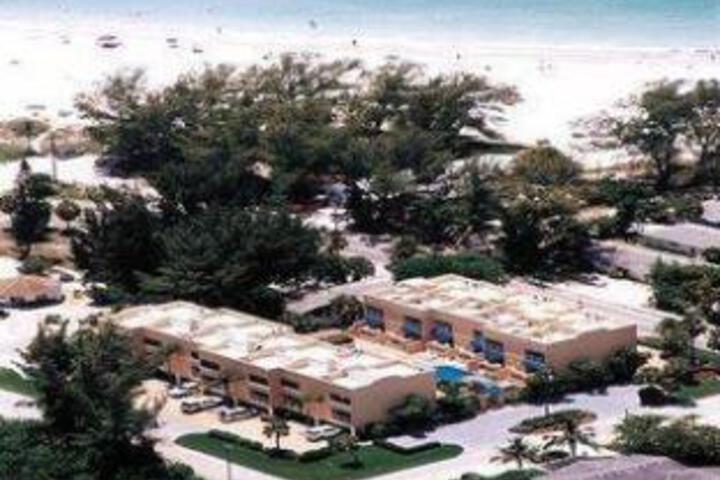 Umbrella Beach Resort - thumb 4