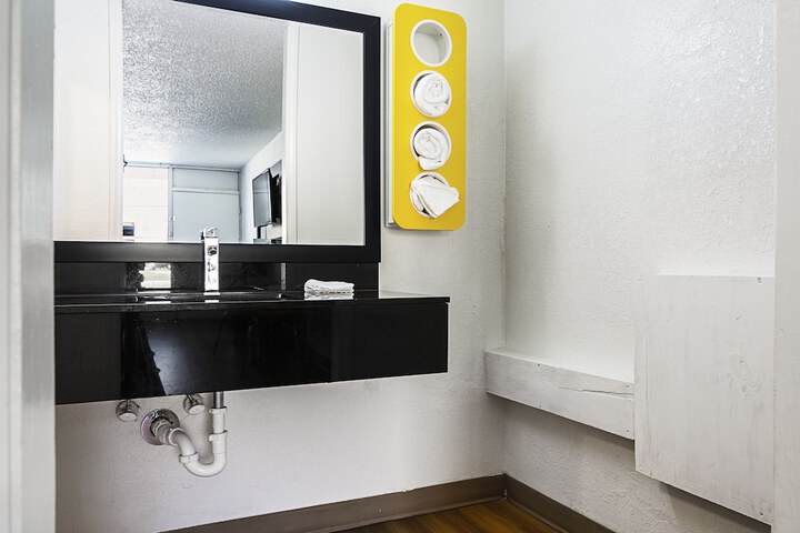 Rodeway Inn - thumb 6