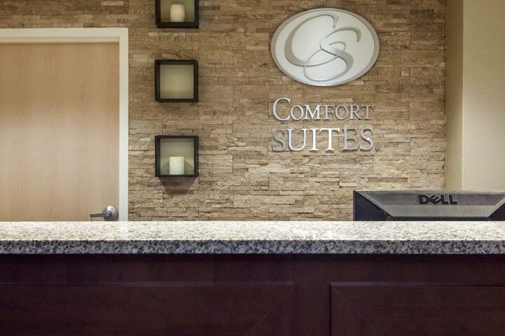 Comfort Suites Central/I-44 - thumb 3