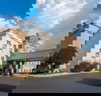 Comfort Suites Airport - Accommodation Los Angeles