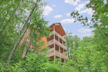 Mountain Shadow Lodge - Six Bedroom Cabin - thumb 0