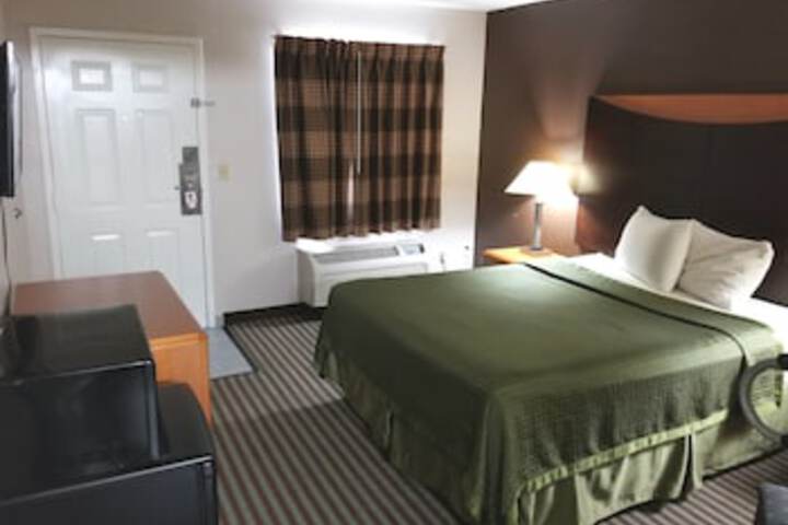 Cypress Inn - thumb 0