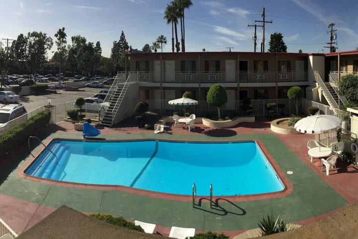 Willow Tree Lodge - thumb 3