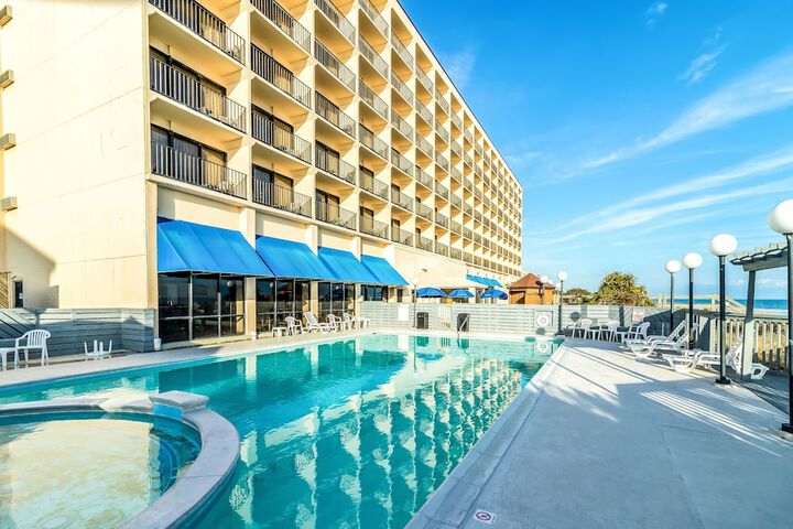 The Inn At Pine Knoll Shores - thumb 4