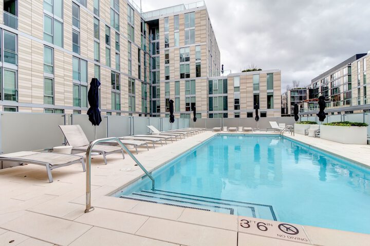 Heaven On Washington - Center Of City - thumb 1