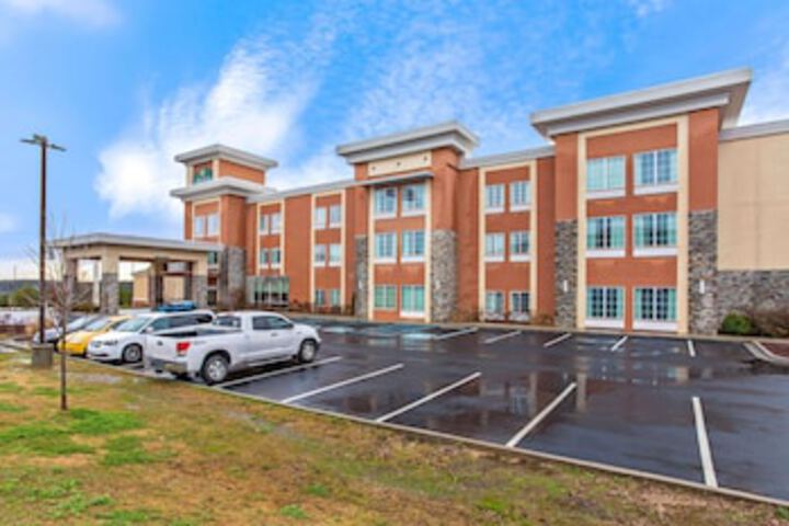 La Quinta Inn & Suites By Wyndham Cullman - thumb 0
