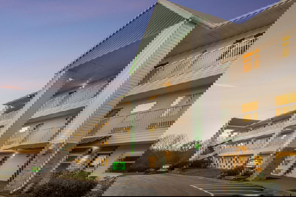 HomeTowne Studios By Red Roof Kansas City - Independence, MO - thumb 2