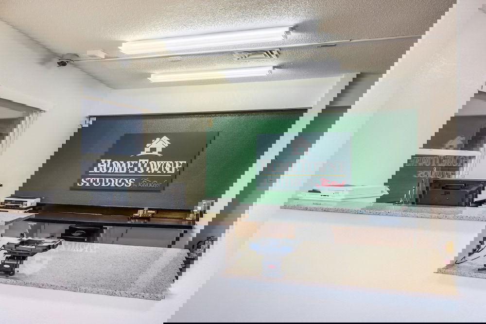 HomeTowne Studios By Red Roof Kansas City - Independence, MO - thumb 6