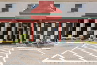 Econo Lodge Near Stewart Inter