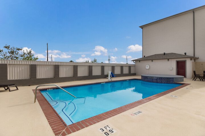 Red Roof Inn Plus+ Galveston - Beachfront - thumb 6