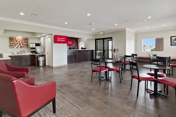 Red Roof Inn Plus+ Galveston - Beachfront - thumb 7