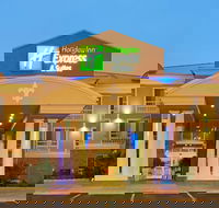 Holiday Inn Express  Suites Alexandria an IHG Hotel - Accommodation Los Angeles