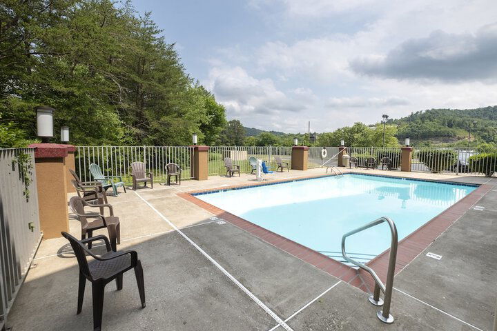 Red Roof Inn & Suites Corbin - thumb 5