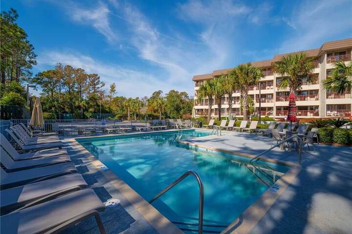 Beach & Tennis Admirals Row 226 Two Bedroom Condo - thumb 4