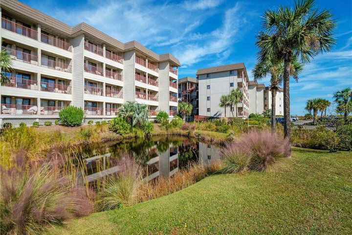 Beach & Tennis Admirals Row 226 Two Bedroom Condo - thumb 2