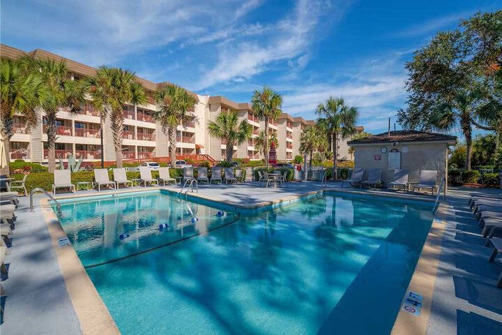 Beach & Tennis Admirals Row 226 Two Bedroom Condo - thumb 5