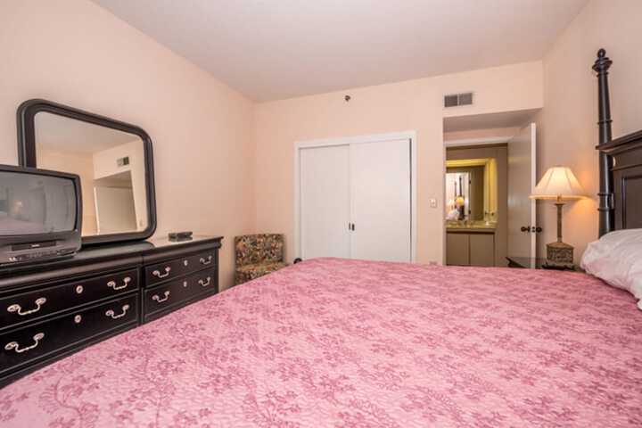 Barrington Court 417 One Bedroom Condo - thumb 7