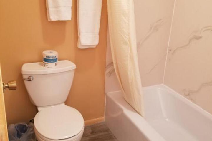 Galaxy Of Hatch A Motorcycle Motel & Diner Between Bryce & Zion - thumb 3