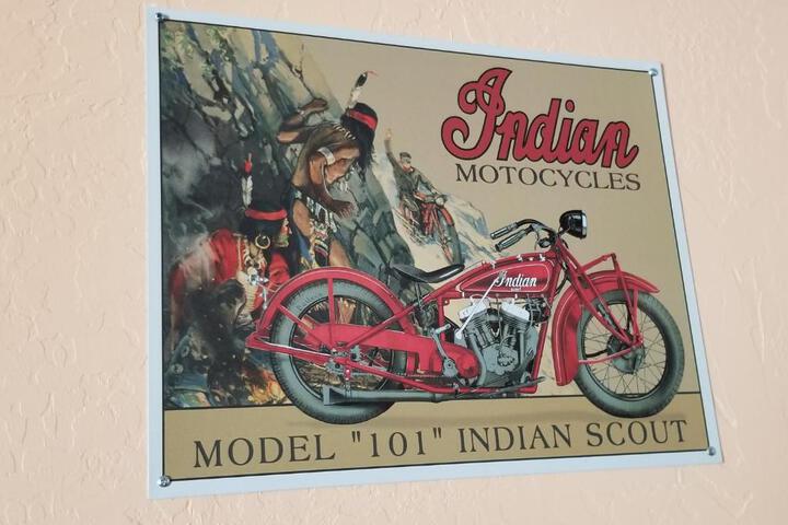 Galaxy Of Hatch A Motorcycle Motel & Diner Between Bryce & Zion - thumb 2