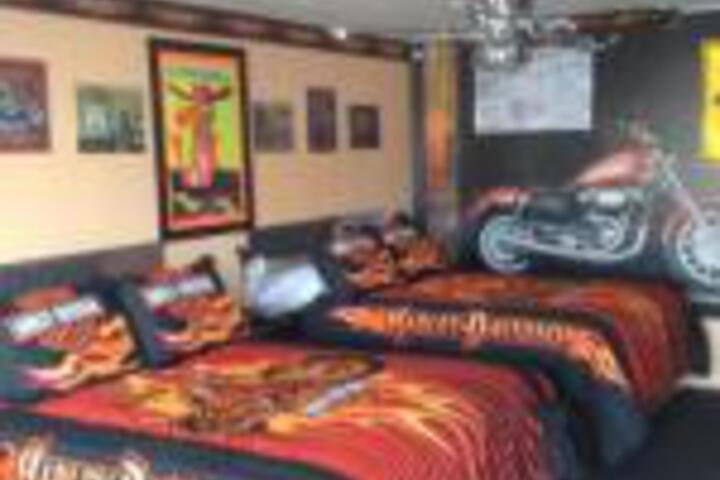 Galaxy Of Hatch A Motorcycle Motel & Diner Between Bryce & Zion - thumb 0